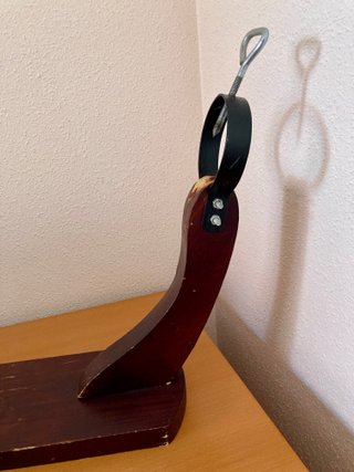 Soporte jamonero de madera
