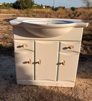 Mueble de baño con lavabo de cerámica
