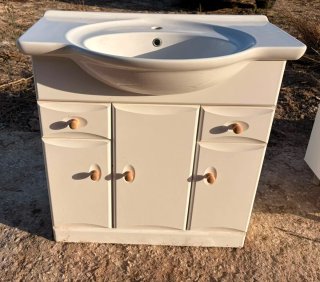 Mueble de baño con lavabo de cerámica