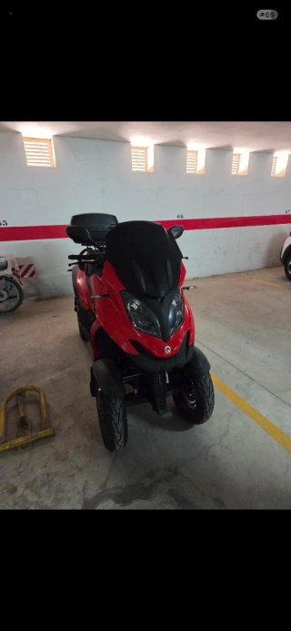 Moto Scooter 400cc Roja