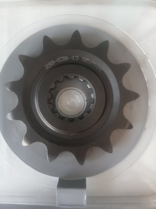 PIÑON RENTHAL 289-530-13P -KAWA/YAMAHA/SUZUKI-