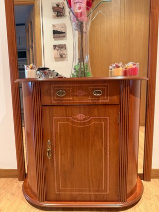 Mueble Castellano de madera y espejo