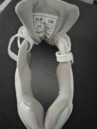 Zapatillas con ruedas, sin usar Talla 34