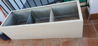 Jardinera de poliester se dispone de dos unidades