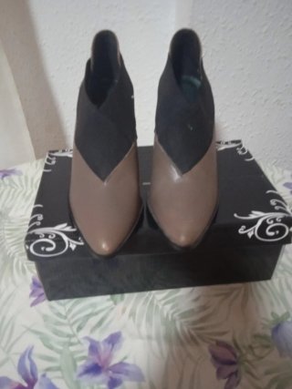 Botines mujer tacón cuña negro y marrón