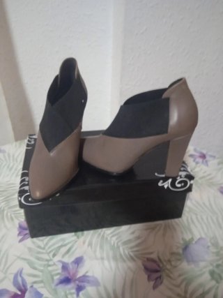 Botines mujer tacón cuña negro y marrón