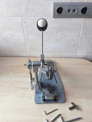 Pedal de bombo. Tracción directa.