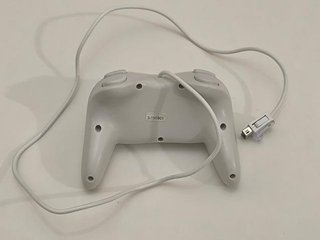 Mando Pro Clásico Under Control para Nintendo Wii
