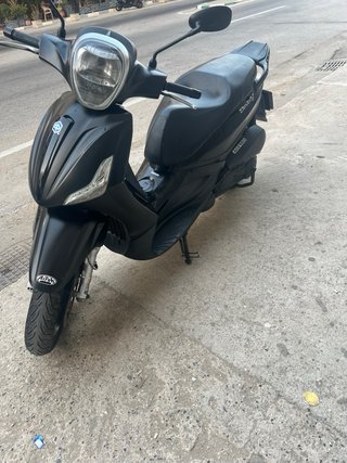 Piaggio Beverly 125 Negra