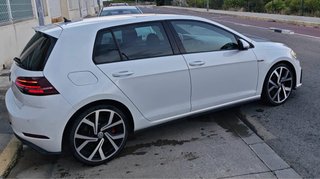Volkswagen  Golf GTI. 7.5