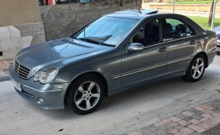 Mercedes-Benz Clase C 2005
