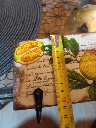 Colgador madera artesanal limones