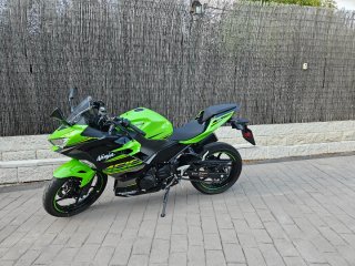 Kawasaki Ninja 400 KRT Sportbike