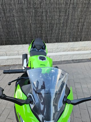 Kawasaki Ninja 400 KRT Sportbike