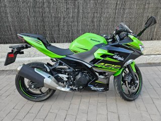 Kawasaki Ninja 400 KRT Sportbike