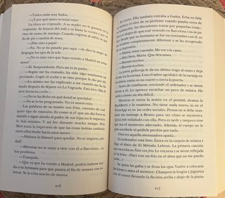 No sonrías que me enamoro.