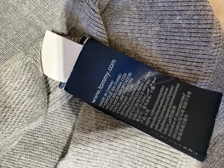 Jersey Tommy Hilfiger Gris Talla 16.