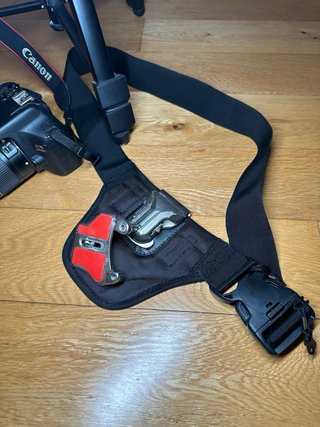 Canon EOS 2000D + Accesorios