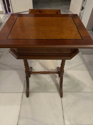 Mesita de salón de madera y mármol