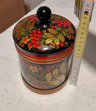 Barattolo con coperchio decorato