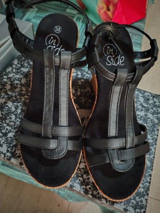 Sandalias marrones con flecos