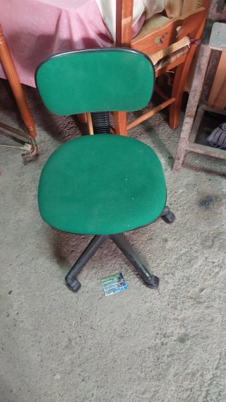 Silla de escritorio verde y negra