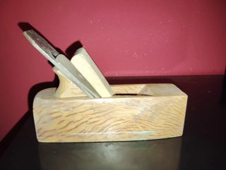 Cepillo carpintero antiguo madera