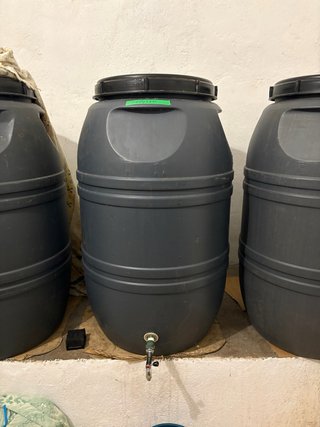 Bidones 200L con grifo uso alimentario.