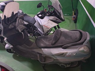 Piaggio X9 250cc Maxi Scooter