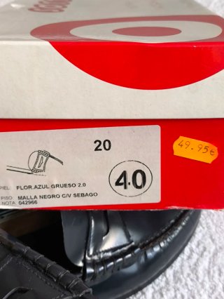 ZAPATOS CASTELLANOS AZUL MARINO TALLA 40. NUEVOS.