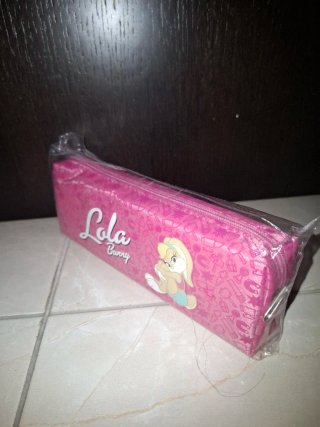 Estuche NUEVO Lola de Looney Tunes Rosa del 2000