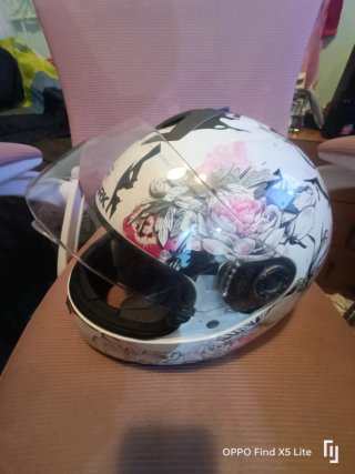Casco de Moto Shark Blanco con Dibujos