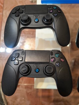 Consola PS4 + 4 mandos +2 juegos