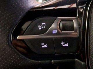 Peugeot 208 GT HYBRID 136 eDCS6