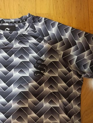 Camiseta SikSilk Negra y Gris
