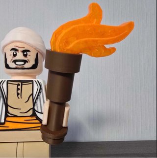 Lego Indiana Jones con antorcha