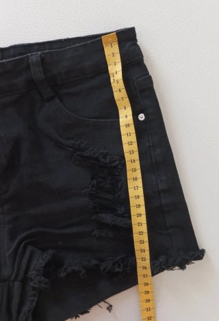 Shorts vaqueros negros rotos