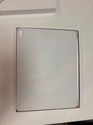 Magic Keyboard iPad 13 Apple