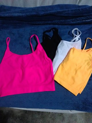 Conjunto 4 Tops sin mangas
