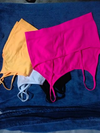 Conjunto 4 Tops sin mangas