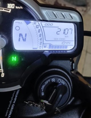 Triumph Speed 400 - 2107km - Sillin Confort