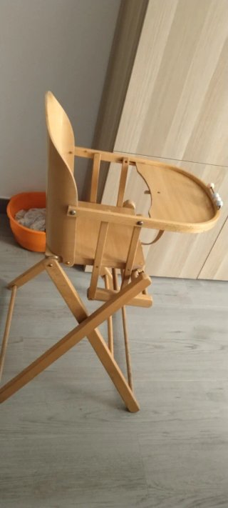 Trona de madera para bebés