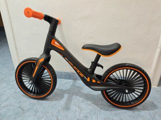 Bicicleta de equilibrio infantil Feber