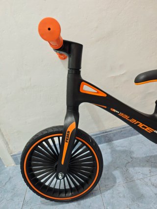 Bicicleta de equilibrio infantil Feber