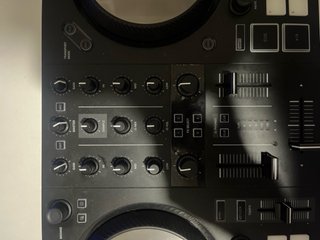Mesa DJ Traktor Kontrol S2