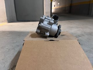 Bomba de dirección asistida Audi A4 Avant 2008.