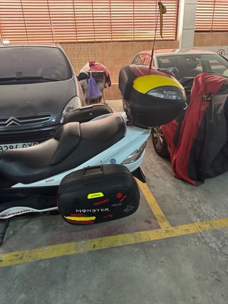 Suzuki Burgman 400 cc. Buen estado