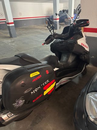 Suzuki Burgman 400 cc. Buen estado
