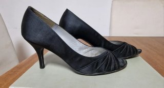 Zapatos de fiesta Irina peep toe negros
