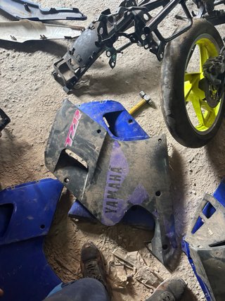 Laterales Yamaha TZR Antigua (Reparar)